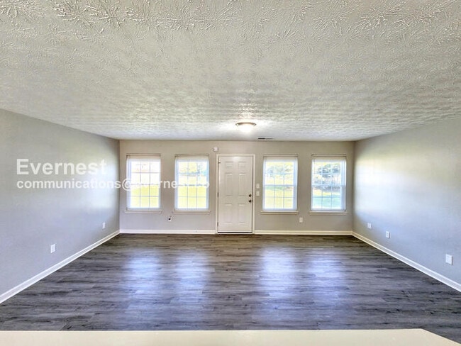 Photo - 1020 Joseph Ln