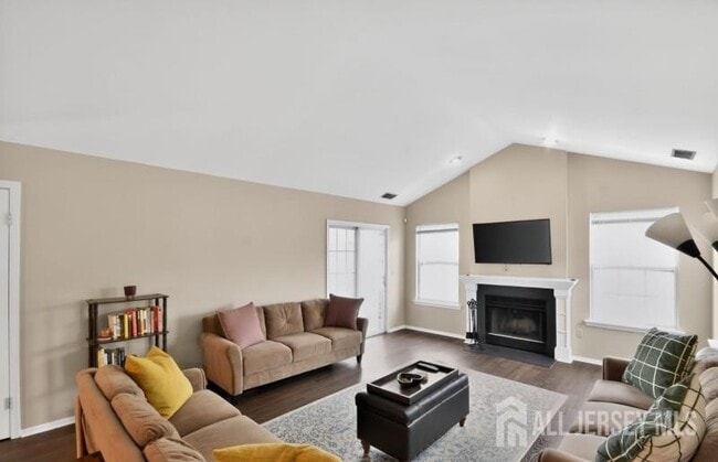 Photo - 317 Vasser Dr