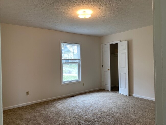Photo - 1050 Long St