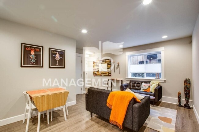 Photo - Close-in Modern ADU. Great Location. Close to Shopping. Easy Downtown Commute!