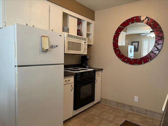 Photo - Furnished 2 bed/1 bath Apartment in Long Beach/All utilities Included