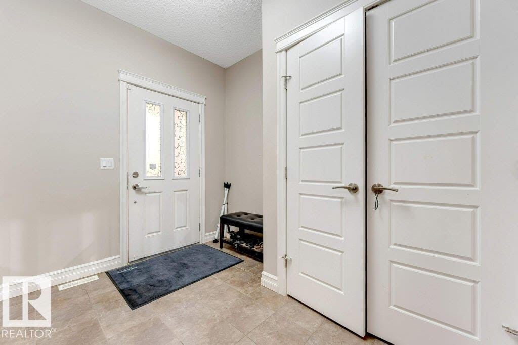 Photo - 3683 8 St NW