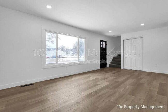 Photo - 4403 Paxton Dr S