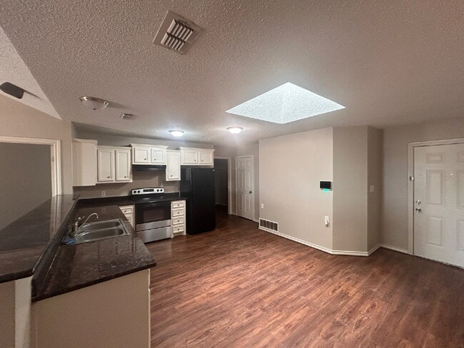 Photo - 7803 Avenue J