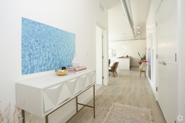 2 BR, 1 BA - 1165 SF