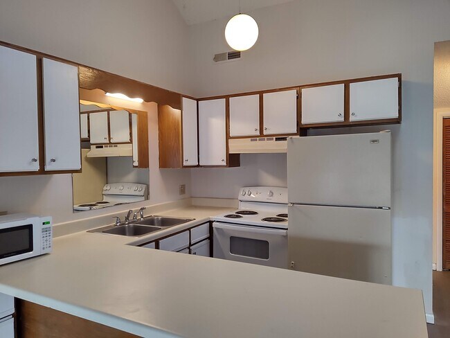 Photo - 500 Fairway Village Dr Unit 11