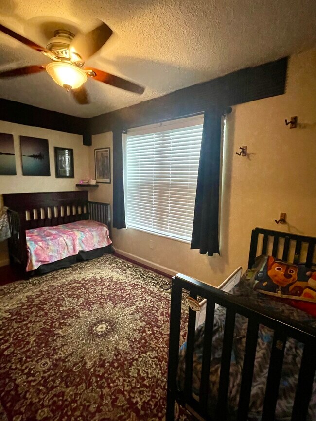 Building Photo - 19 Meadow Ridge E Unit #19 Building F