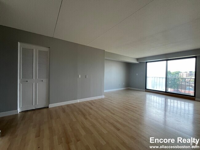Building Photo - 1243 Beacon St Unit 1 Rental