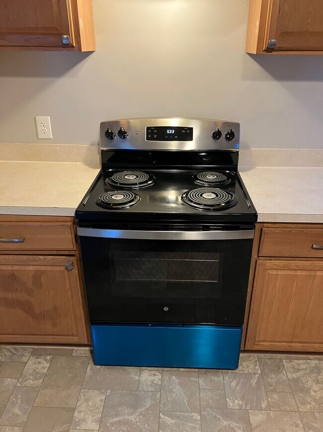 Photo - Spacious 4 bedroom 1.5 bath ranch Eastwood