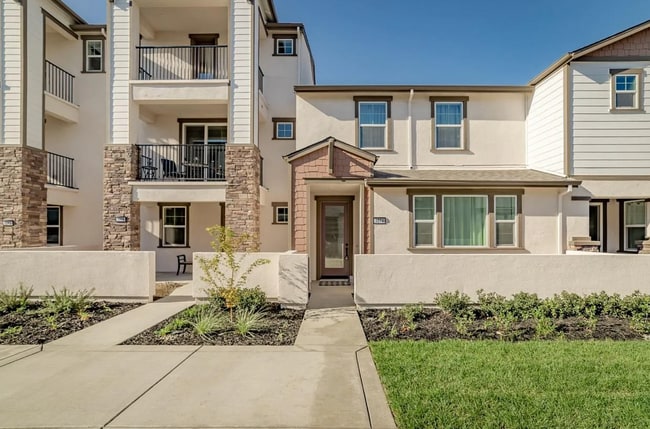Building Photo - STUNNING 3/2.5 (Natomas)! Gym, Pool, Solar... Rental