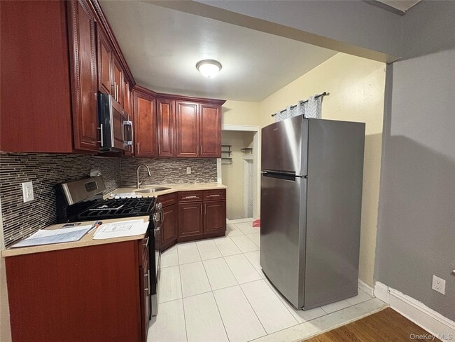 Photo - 88-69 Eldert Ln