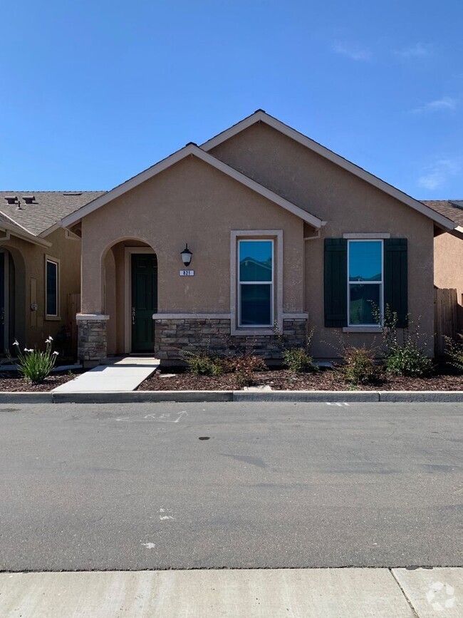 Building Photo - Beautiful Low Maintenance Home in Newman!