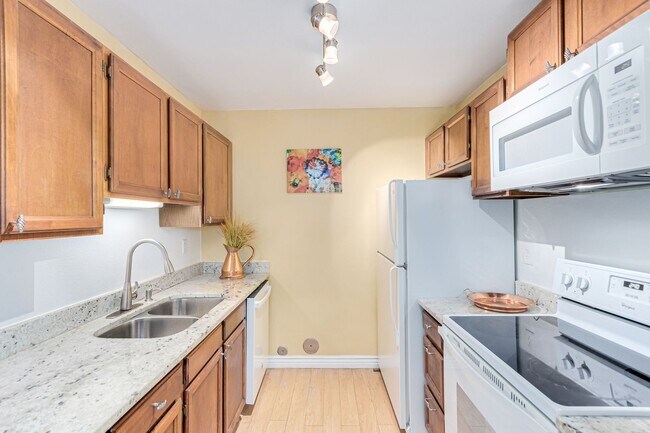 Photo - 1410 Bacchus Dr Unit B