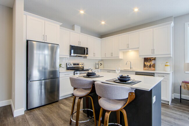 Building Photo - Elio Apartments