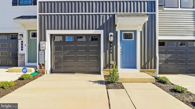 Photo - 466 Still Feather Ave