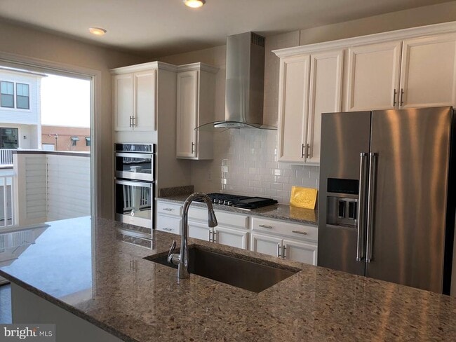 Building Photo - 22584 Windsor Locks Square Rental