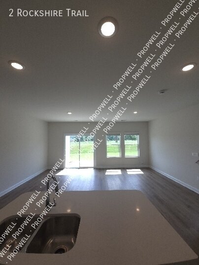 2 Rockshire Trl