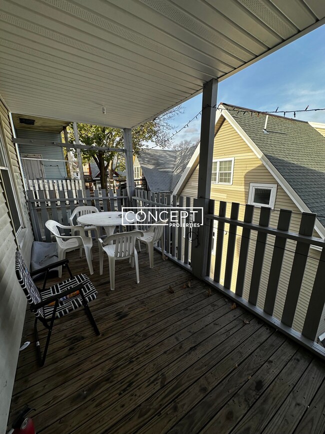 Building Photo - 47 Hillside St Unit 3