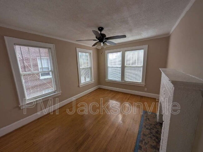 Photo - 2623 College St