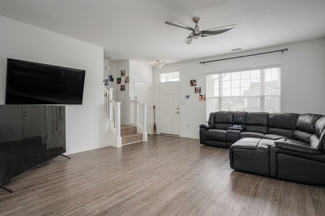 Photo - 2040 Canning Pl