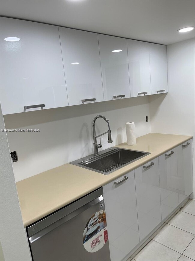 Building Photo - 500 NE 2nd St Unit 209 Rental