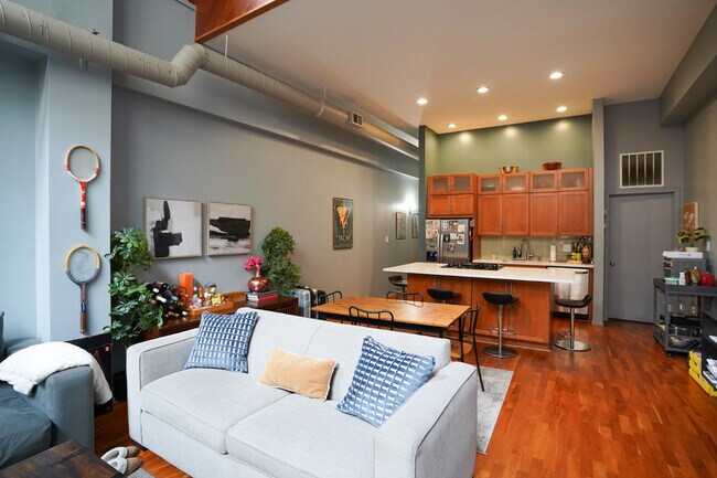 Photo - 1760 W Wrightwood Ave
