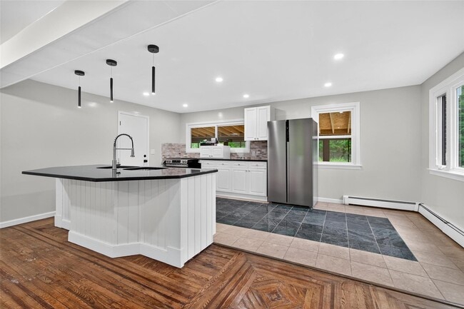 Photo - 52 Luxton Lake Rd