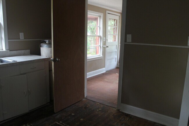 Photo - 702 N Harding St