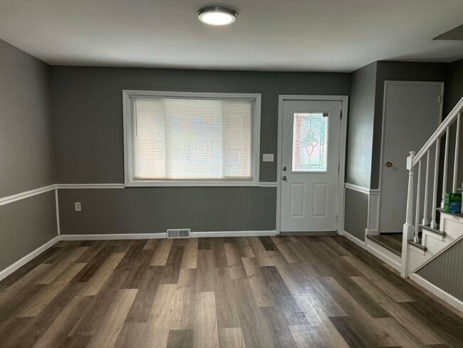 Photo - 2025 Holborn Rd