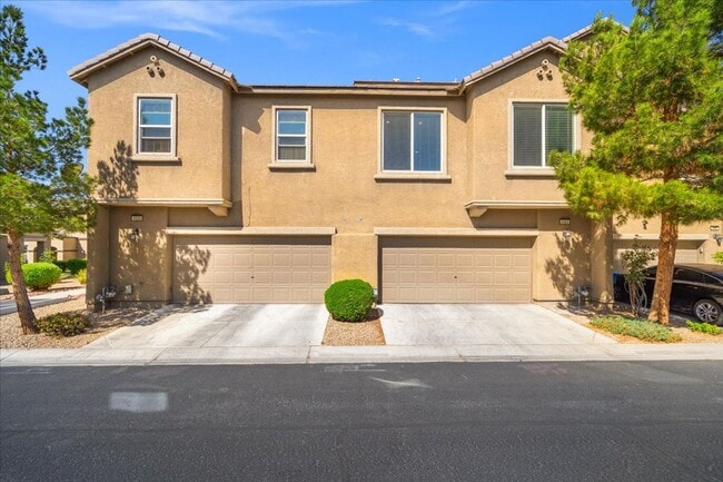Building Photo - Modern 4-Bedroom Retreat with Loft, Balcony & Community Pool in North Las Vegas