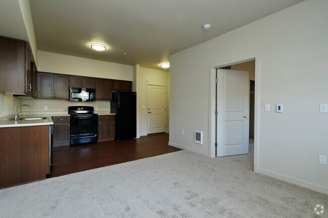 1BR, 1BA - 546 SF - Vintage at Lakewood Seniors