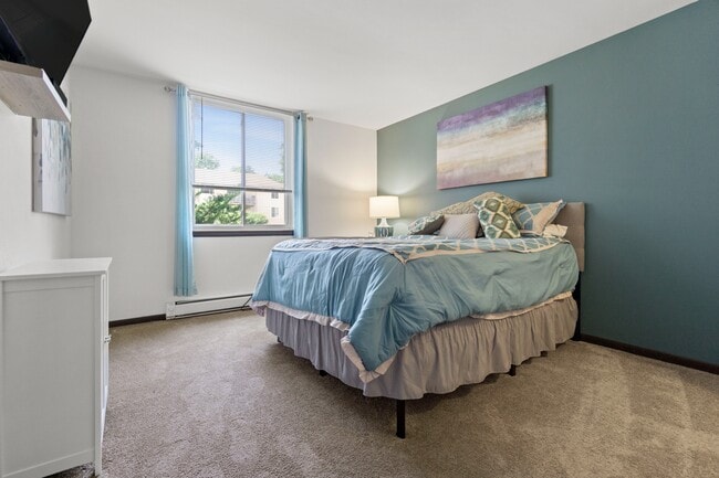 Arbor Lakes Bedroom - Arbor Lakes at Middleton