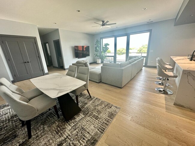 Photo - 1523 N Western Ave Condo Unit 5C