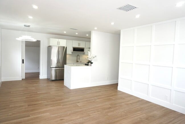 Photo - 403 Pinegrove Ave