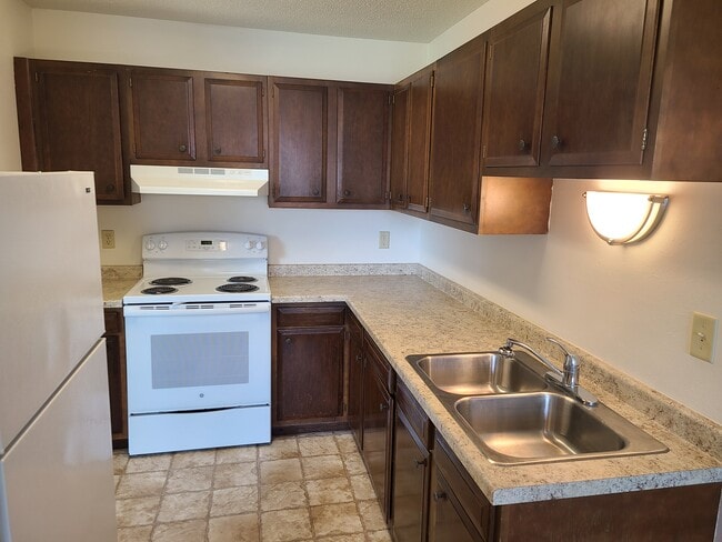 Photo - 644 2nd Ave E
