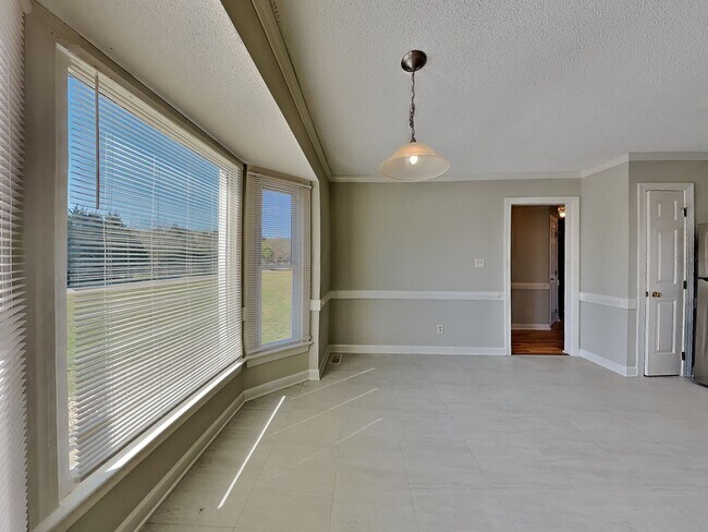 Photo - 3016 Lindsay Dr