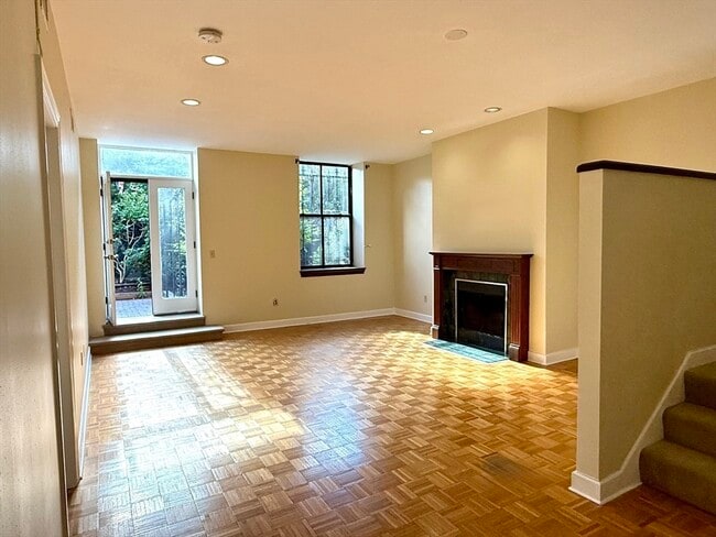 Building Photo - 130 Appleton St Unit 1H Rental
