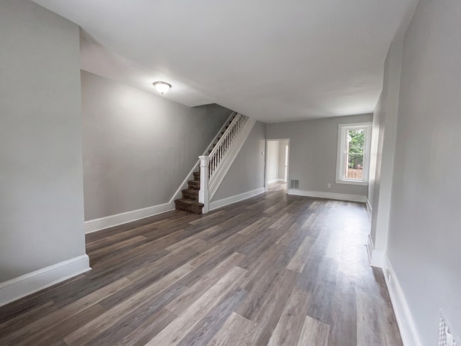Sala de estar - 334 Oak St
