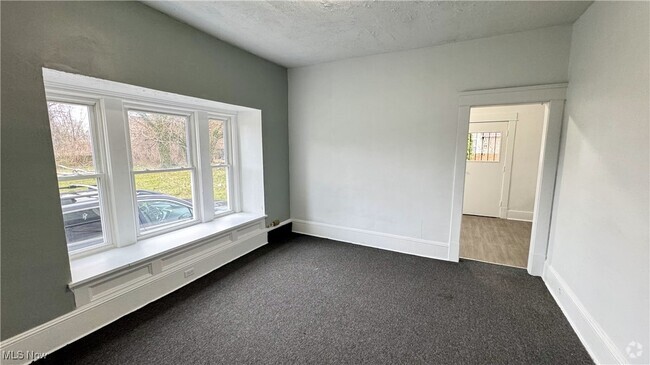 Building Photo - 770 E 91st St Unit Left Rental