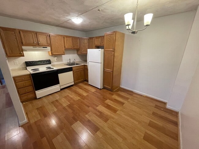 Building Photo - 161 Adams St Rental