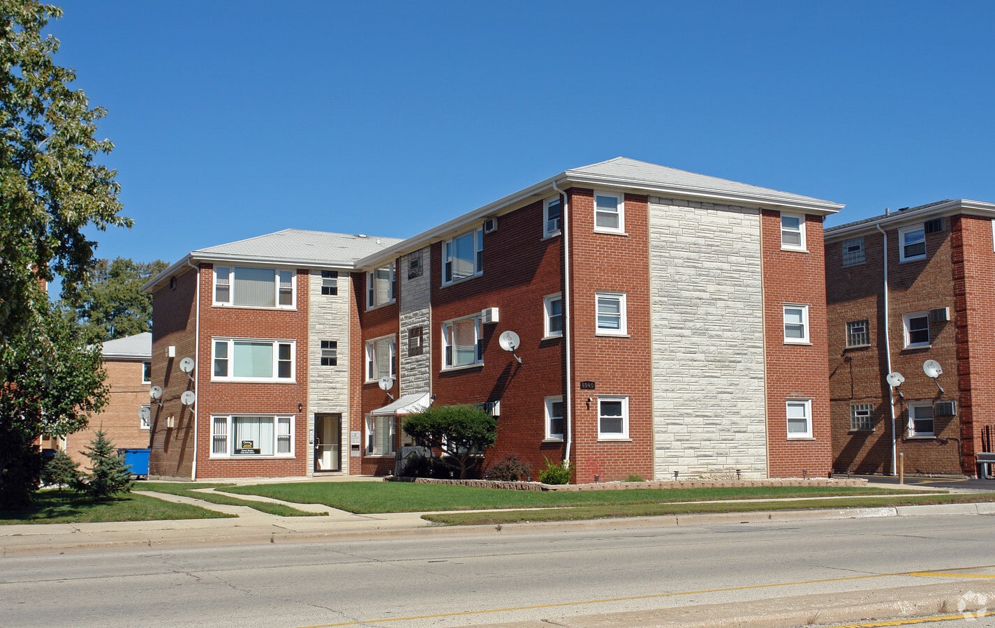 Photo - 6940 W 65th St Apartments