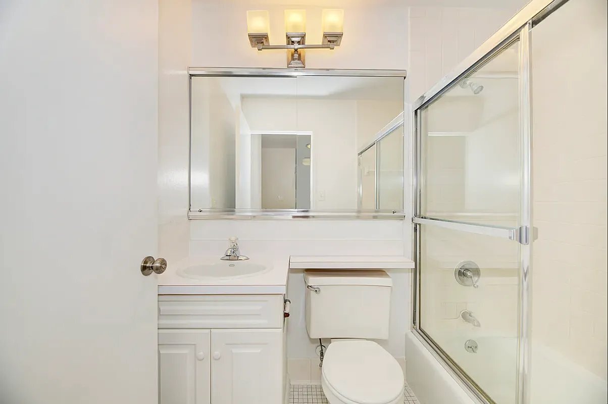 Photo - 243 Riverside Dr Unidad 306