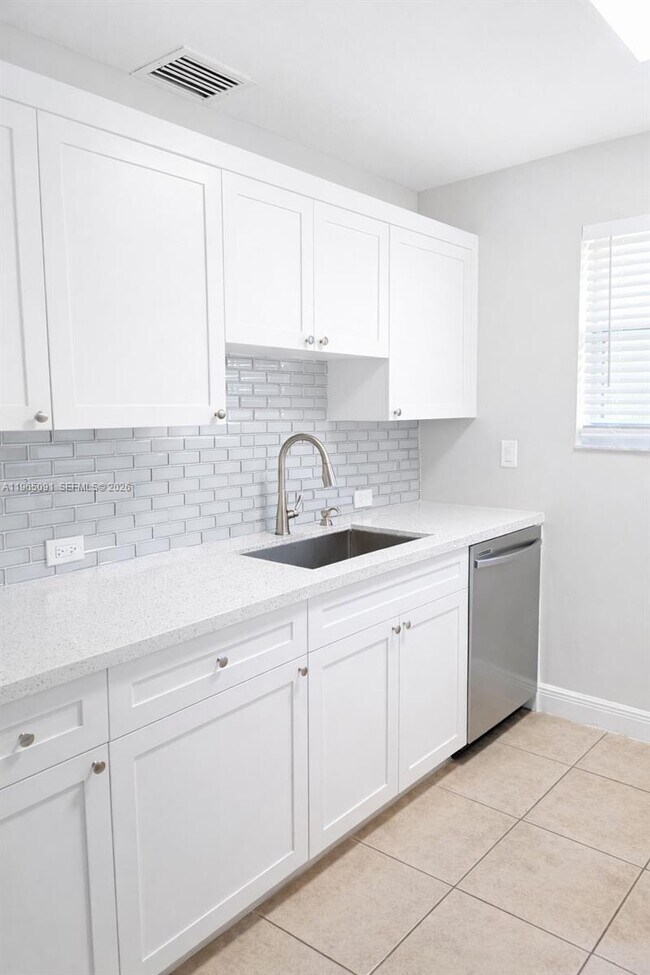 Photo - 2309 Liberty St Unidad B