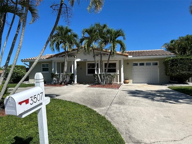 Building Photo - 3507 Pinecrest St Rental
