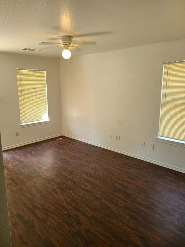 Photo - 3421-3423 Bright St Unidad 3421