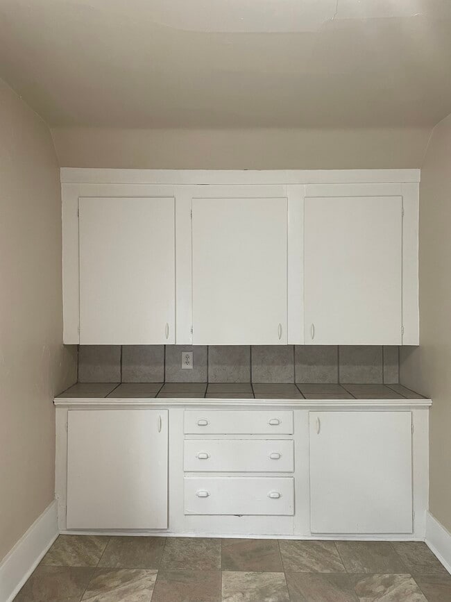 Kitchen Cabinets/Storage - 196 E 9th St