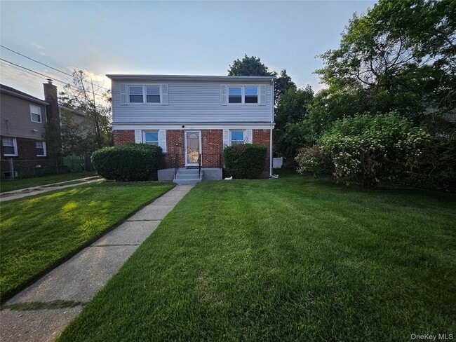 Photo - 1571 Powers Ave