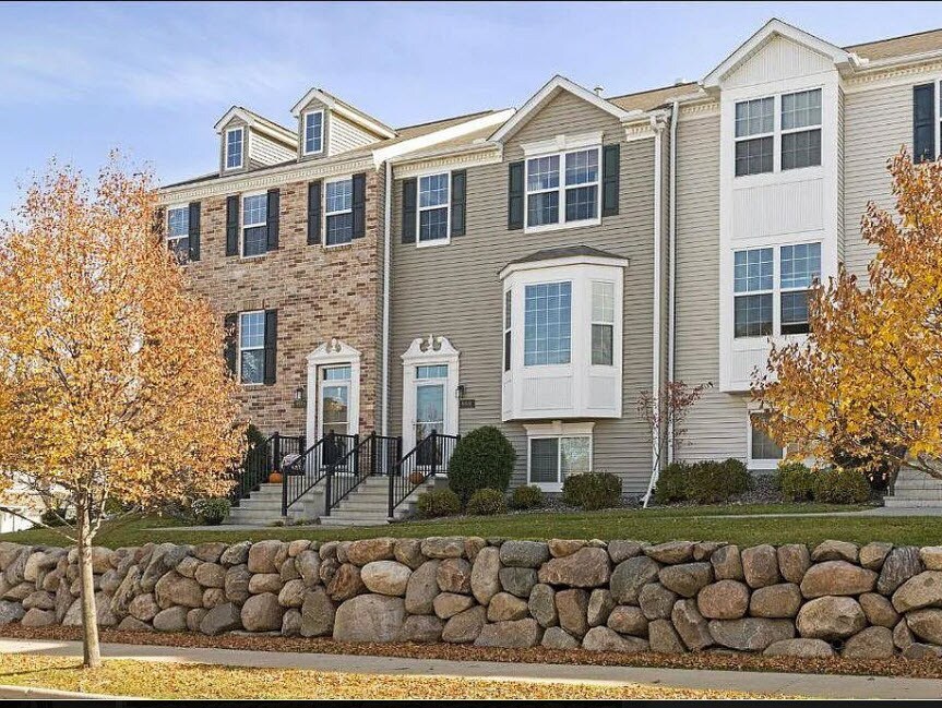 Townhouse - 9981 Wildflower Dr