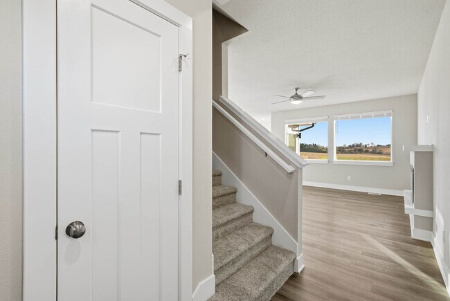 Photo - 526 43rd St SW