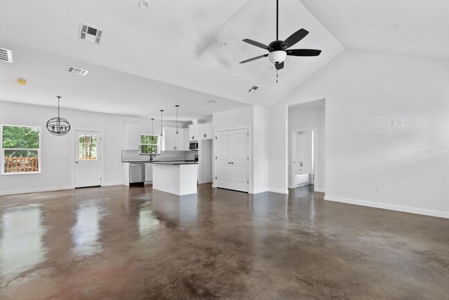 Photo - 319 Lamaloa Ln